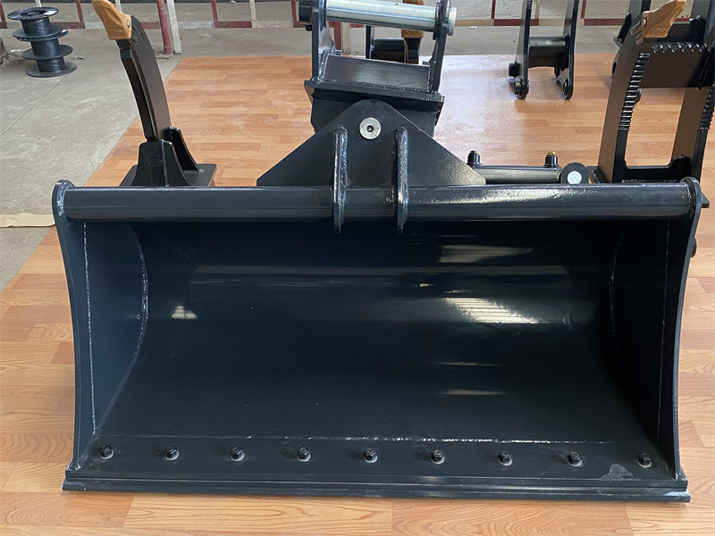 山東挖掘機(jī)傾斜斗廠家